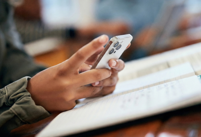 AI Study Tools hands